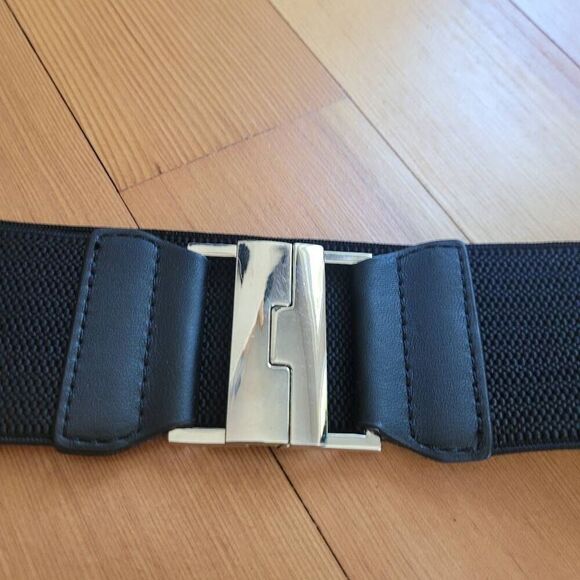 Black wide elastic waist belt silver buckle gothic alternative going out minimal - Picture 2 of 8